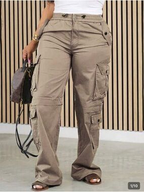 High-Waist Straight Leg Cargo Pants in Taupe